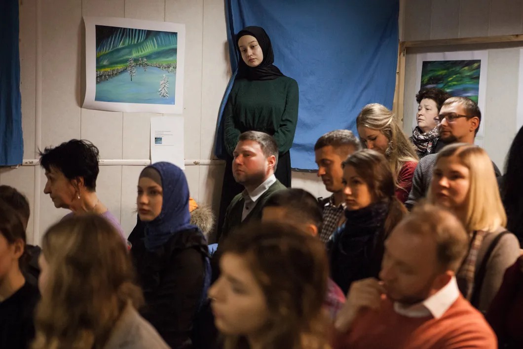 Зрители на спектакле в Петербурге. Фото: Елена Лукьянова / «Новая газета»