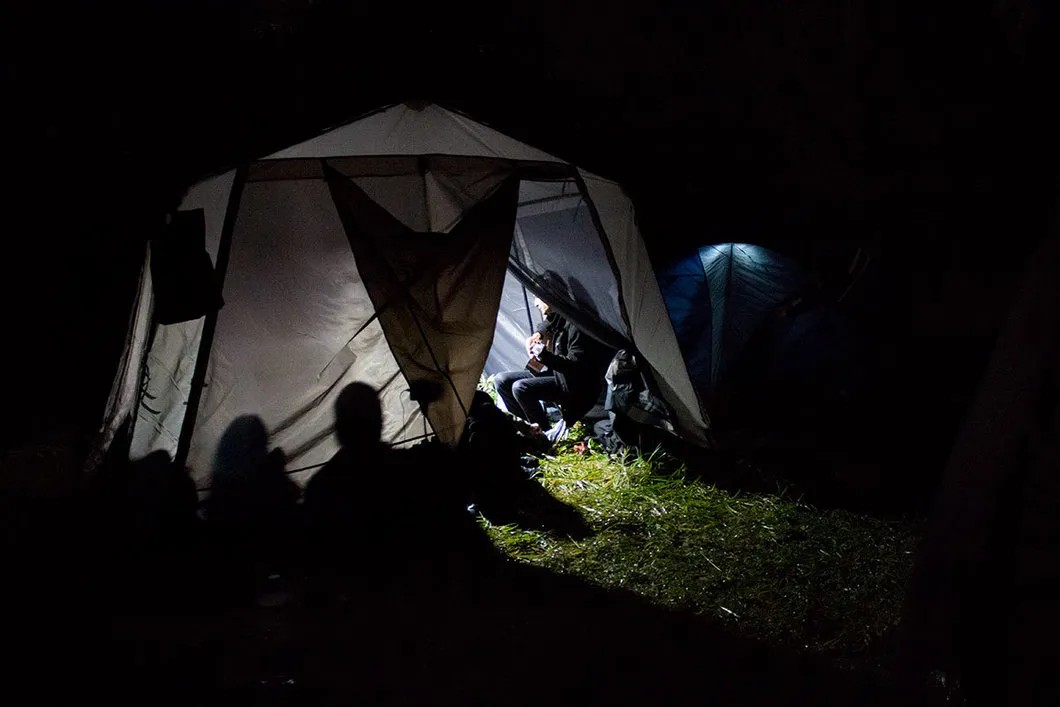 Бессрочники разбили палатки в парке. Фото: Светлана Виданова / специально для «Новой»