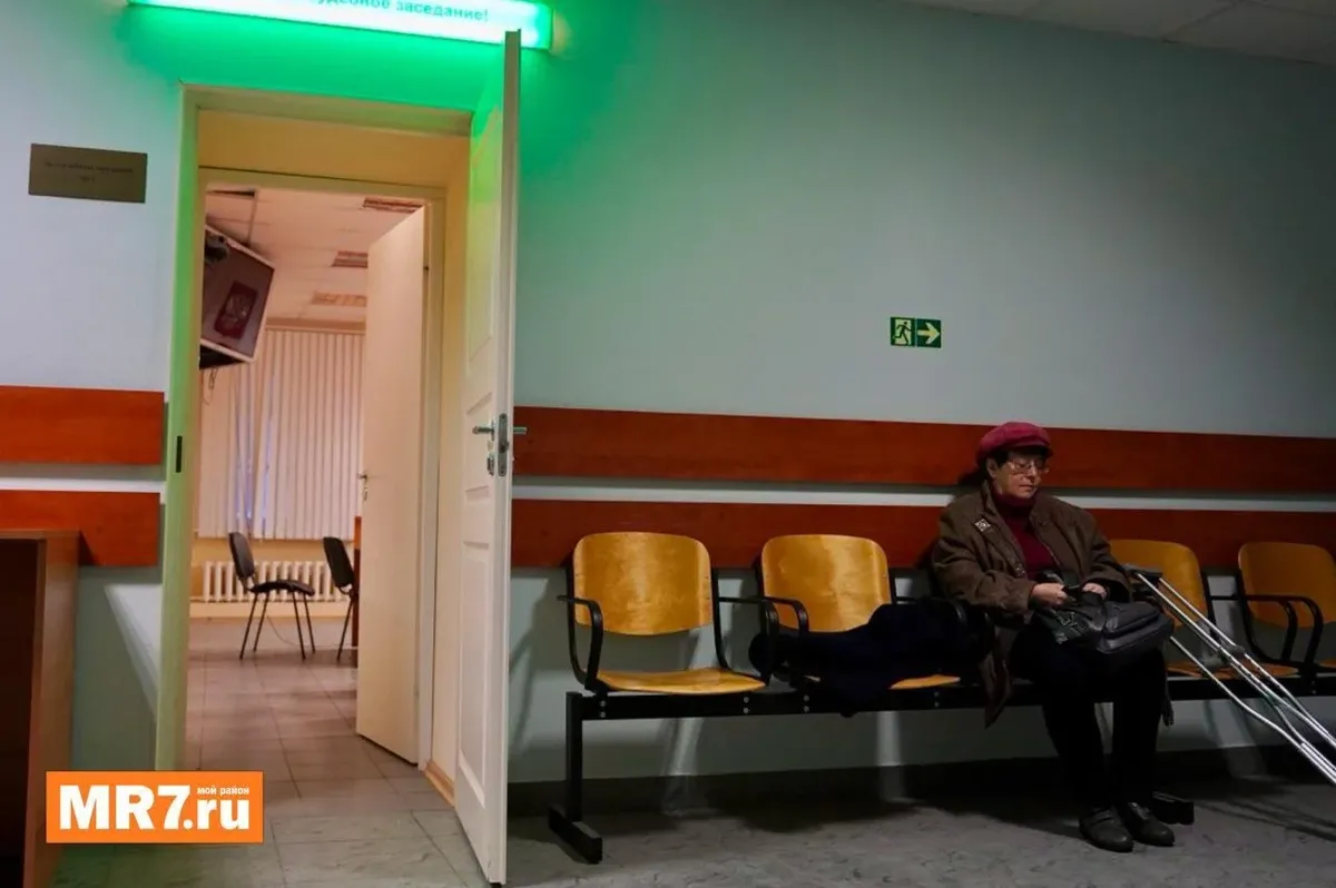 Галина Иванова у зала суда. Фото: Павел Даиси / MR7