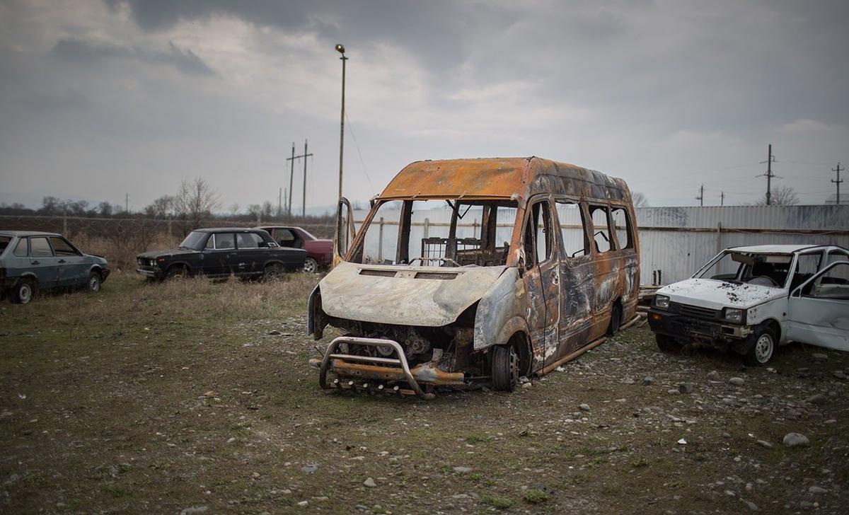 Автобус, в котором ехали журналисты и правозащитники. Фото: Денис Синяков / Медиазона*