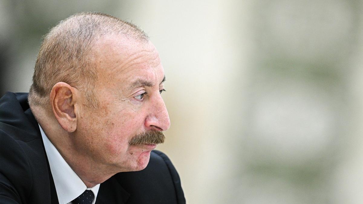 Первый среди вторых