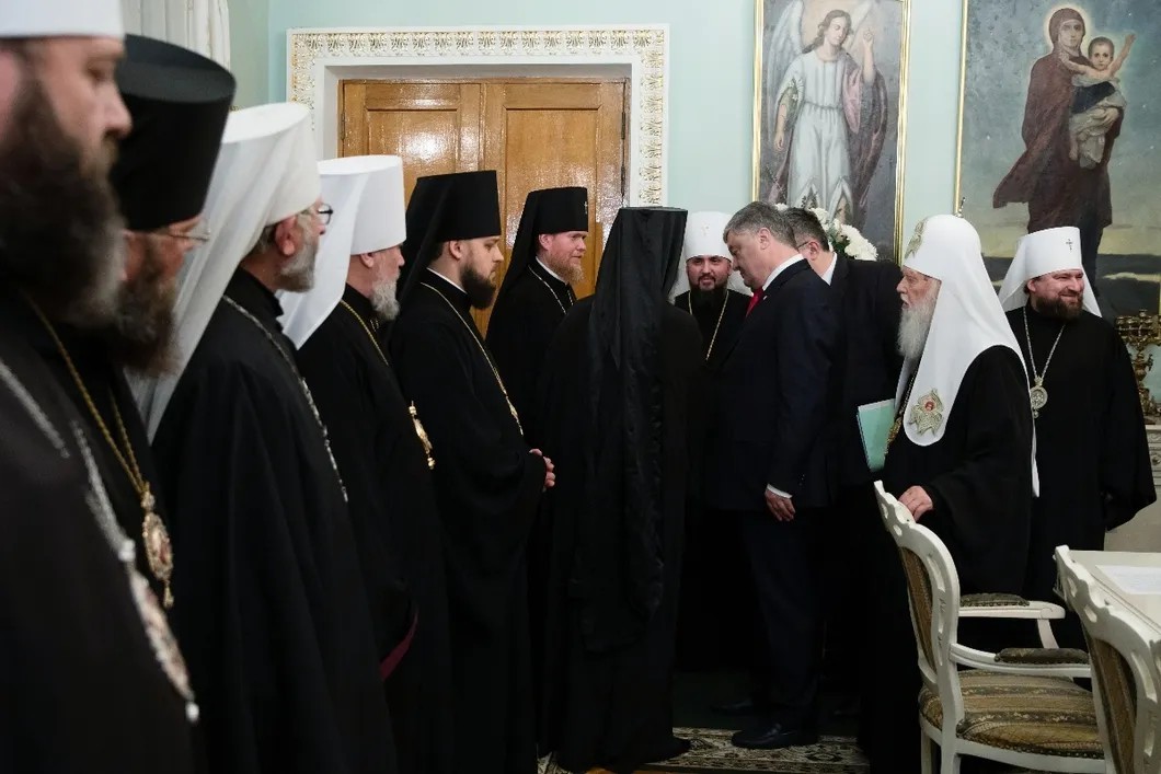 Порошенко и патриарх Киевский Филарет. Фото: РИА Новости