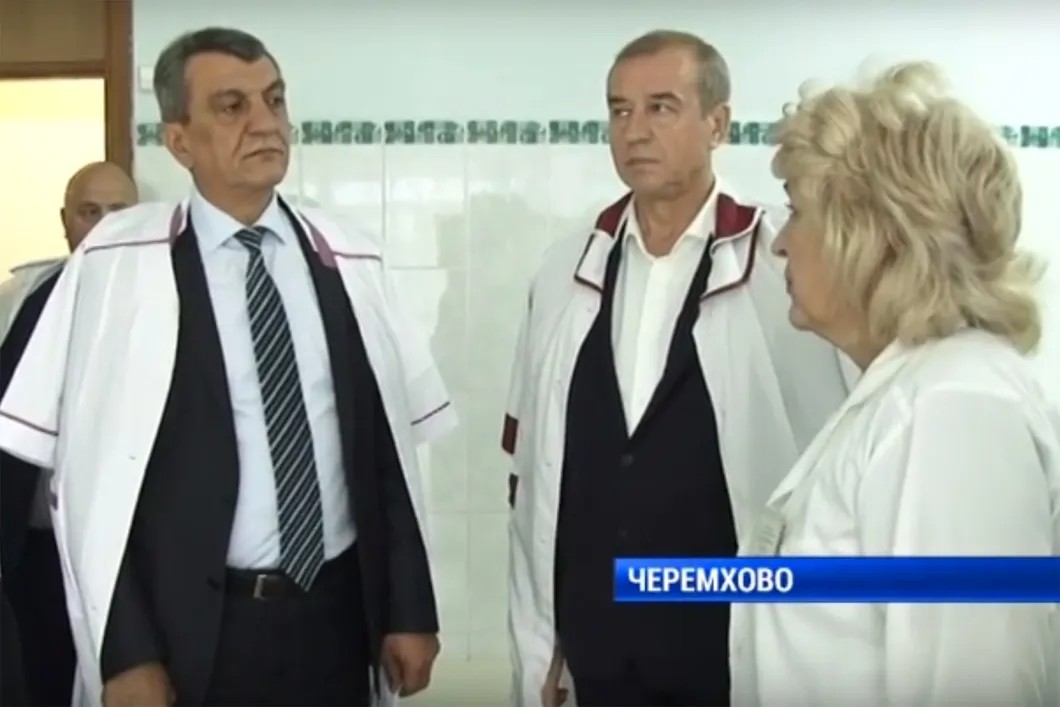 Полпред президента России Сергей Меняйло в больнице. Кадр: Youtube