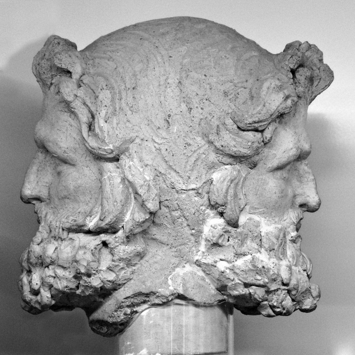 Янус. Фото Джузеппе Саво, Этрусский музей в вилле Джулия, Рим