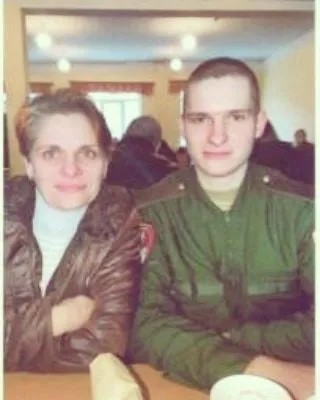 Ярослав Лихаузов с матерью Анной Стельмух. Фото из семейного архива