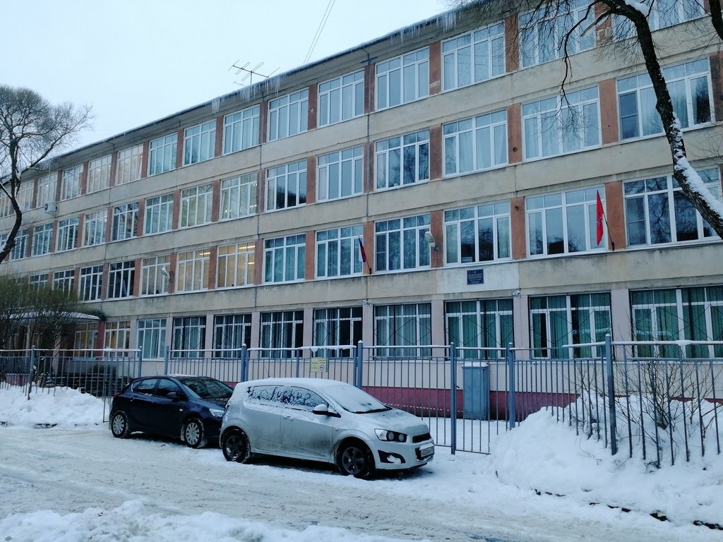 Здание 109 школы Приморского района Петербурга. Фото из соцсетей