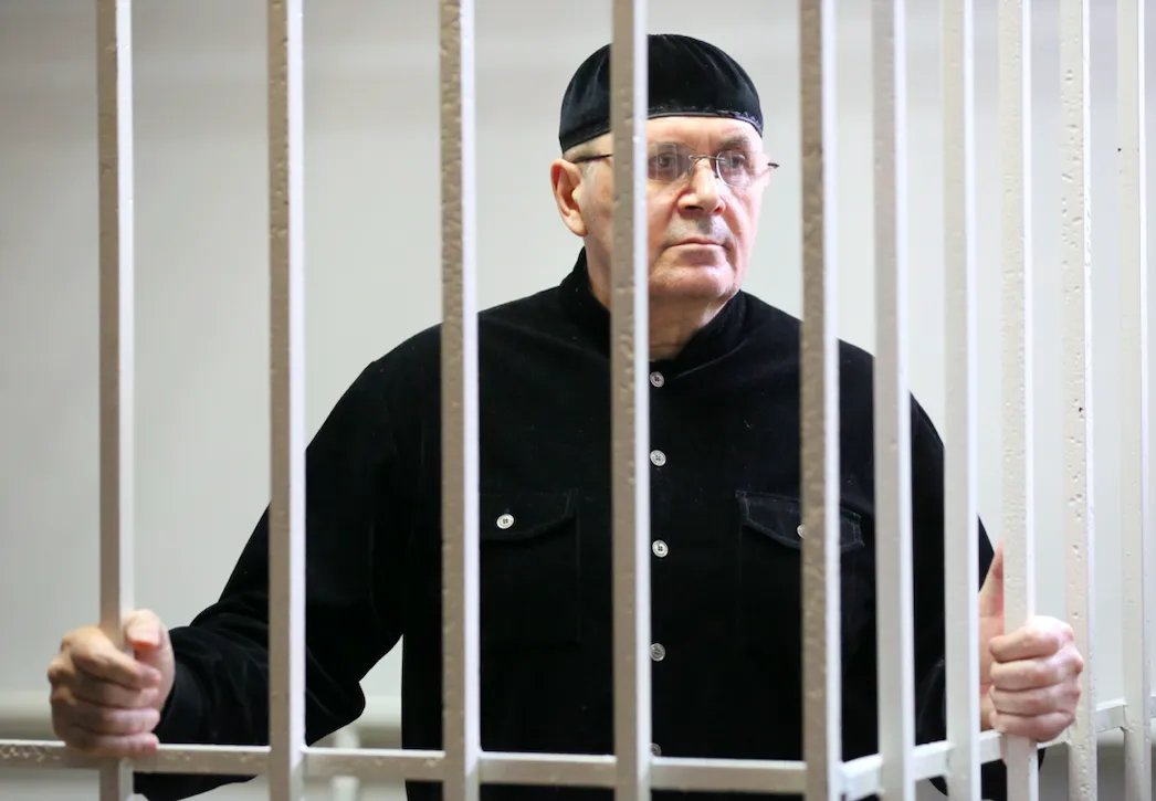 Оюб Титиев в Шалинском городском суде. Фото: ТАСС