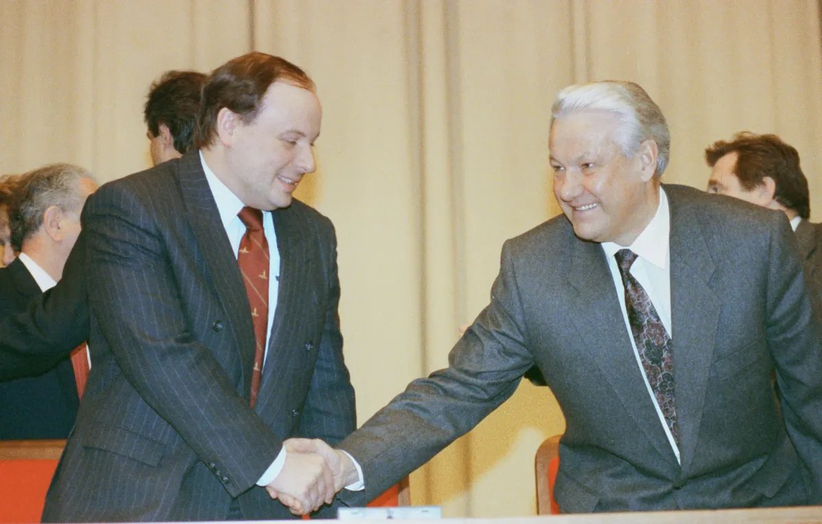 Егор Гайдар и Борис Ельцин. Фото: Александр Чумичев / Фотохроника ТАСС