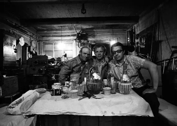 Степан, Александр Подражанский и автор. Заседание комитета по погружению портрета Генсека на дно