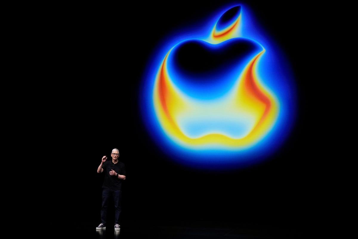 Тим Кук покинет пост гендиректора Apple в сентябре. Фото: AP/TASS