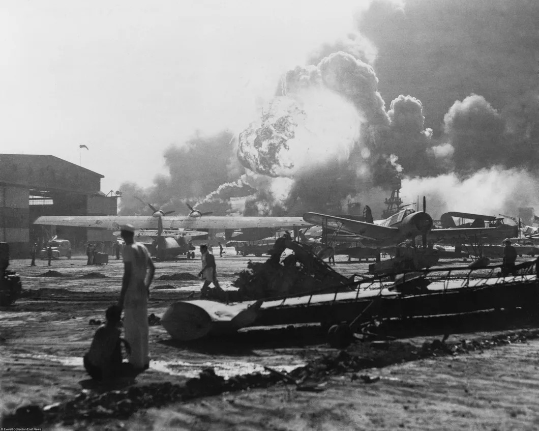 Атака на Пёрл-Харбор, 1941 год. Фото: Courtesy Everett Collection / EAST NEWS