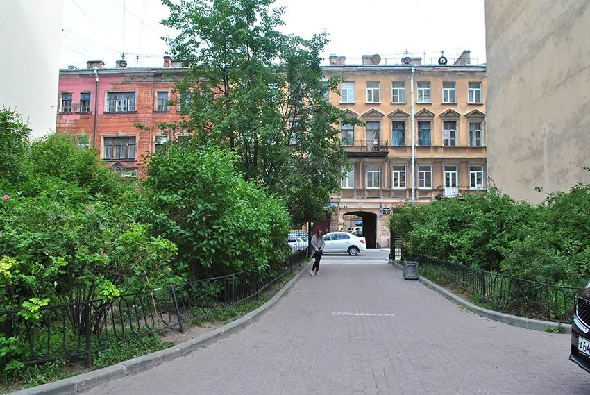 Сквер в Кузнечном переулке. Фото: Юлия Рыбина
