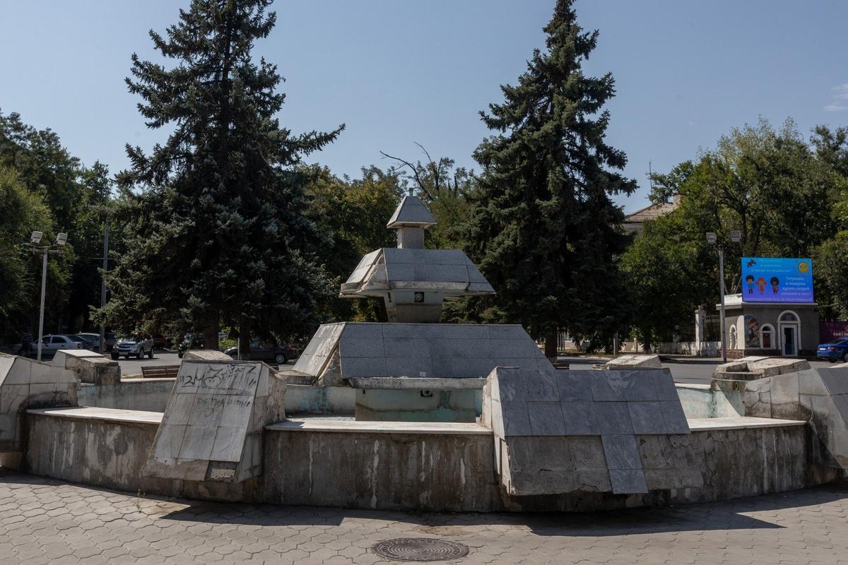 Заброшенный фонтан. Фото: Алексей Душутин / «Новая газета»