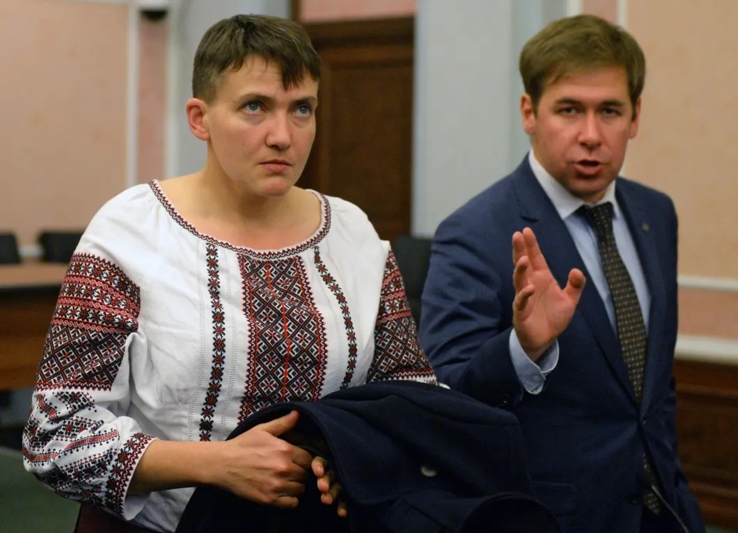 Надежда Савченко и ее адвокат Илья Новиков. Фото: РИА Новости