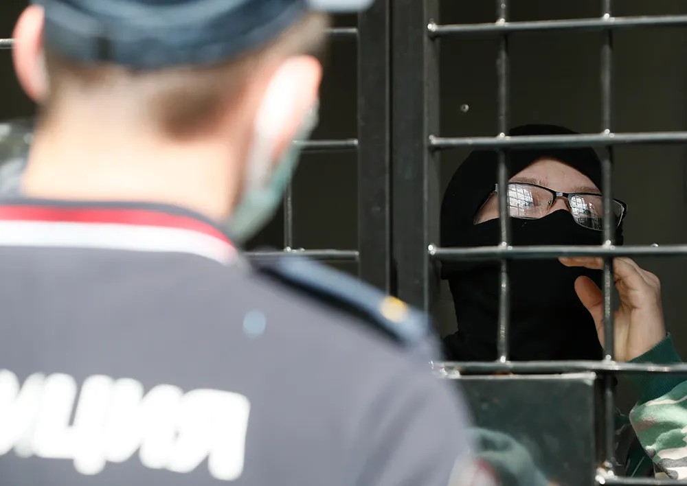 Задержания в Петербурге, после оглашения приговора фигурантам дела «Сети». Фото: EPA-EFE