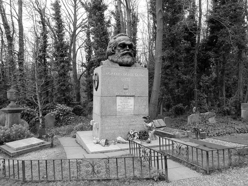 Могила Карла Маркса на Хайгейтском кладбище в Лондоне. Фото: википедия