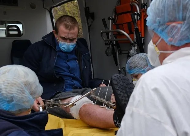 Операция сразу после обмена. Фото: пресс-служба президента Украины