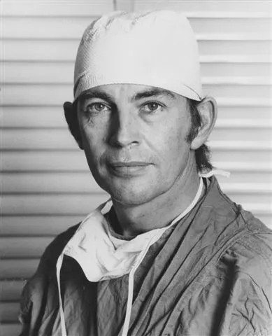 Кристиан Барнард — первых хирург в мире, успешно пересадивший сердце
