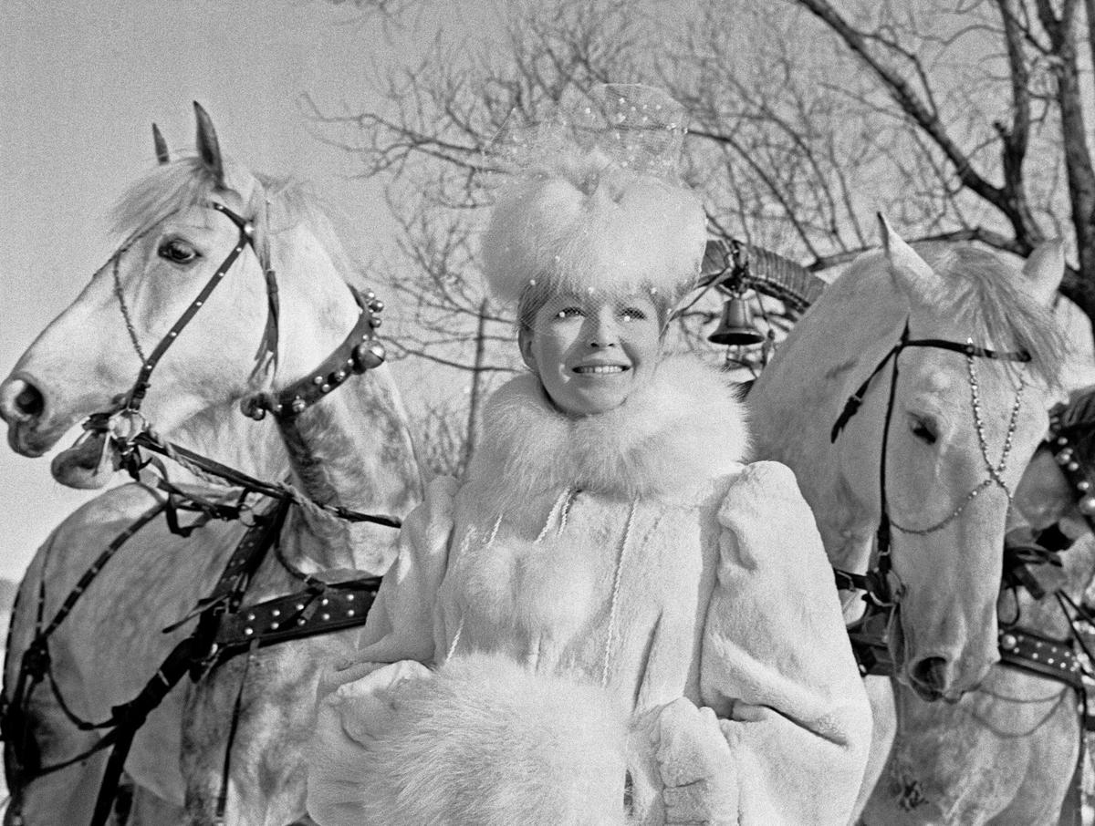 Марина Влади во время съемок в художественном фильме «Сюжет для небольшого рассказа». Фото Александра Конькова / Фотохроника ТАСС