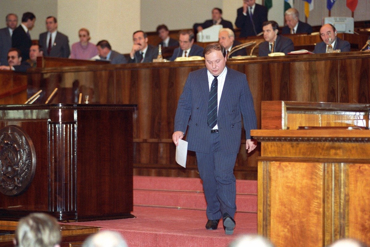 Егор Гайдар после выступления на седьмом Съезде народных депутатов России, 9 декабря 1992 г. Фото: Александр Чумичев / Фотохроника ТАСС