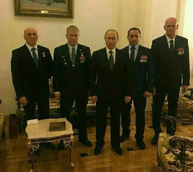 «Вагнеровцы» с президентом Путиным после торжественной церемонии в Георгиевском зале Кремля. 9 декабря 2016 года