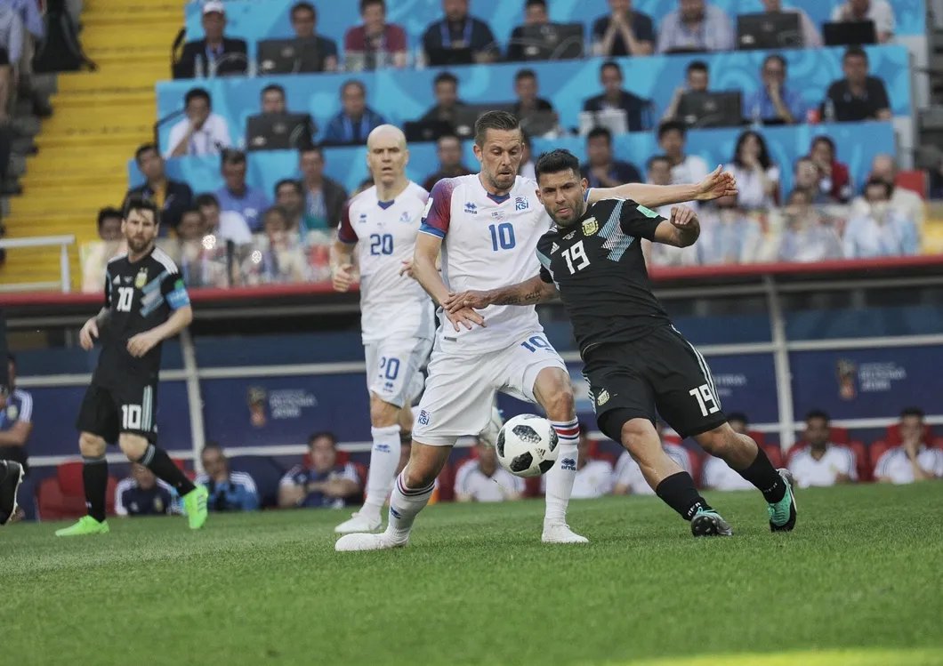 Автор первого гола в ворота Исландии Серхио Агуэро / Влад Докшин, «Новая газета»