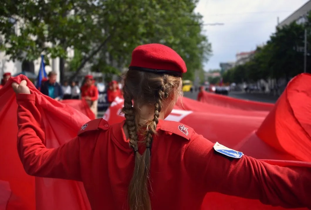Парад-шествие школьников Севастополя в честь Дня детских организаций. Фото: РИА Новости