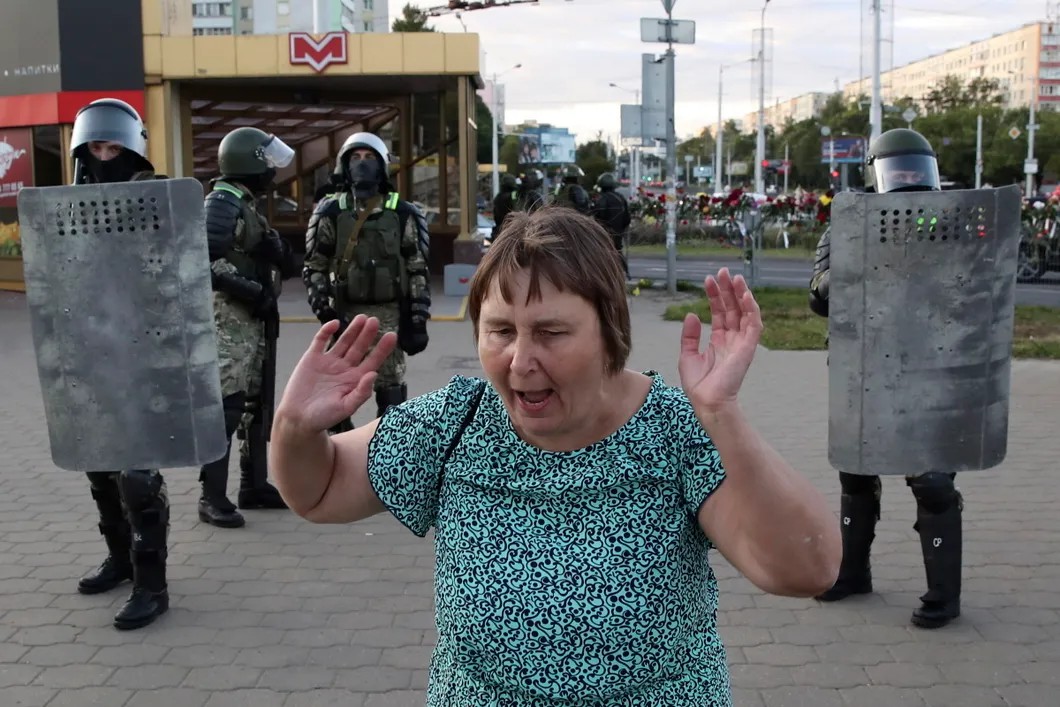 Силовики в Минске действуют очень жестко. Фото: Наталия Федосенко / ТАСС