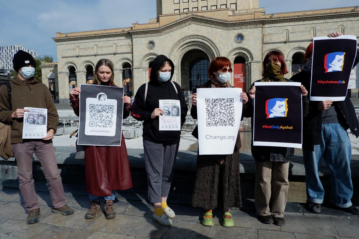 Пикет памяти Айшат Баймурадовой. Фото: Андрей Новашов