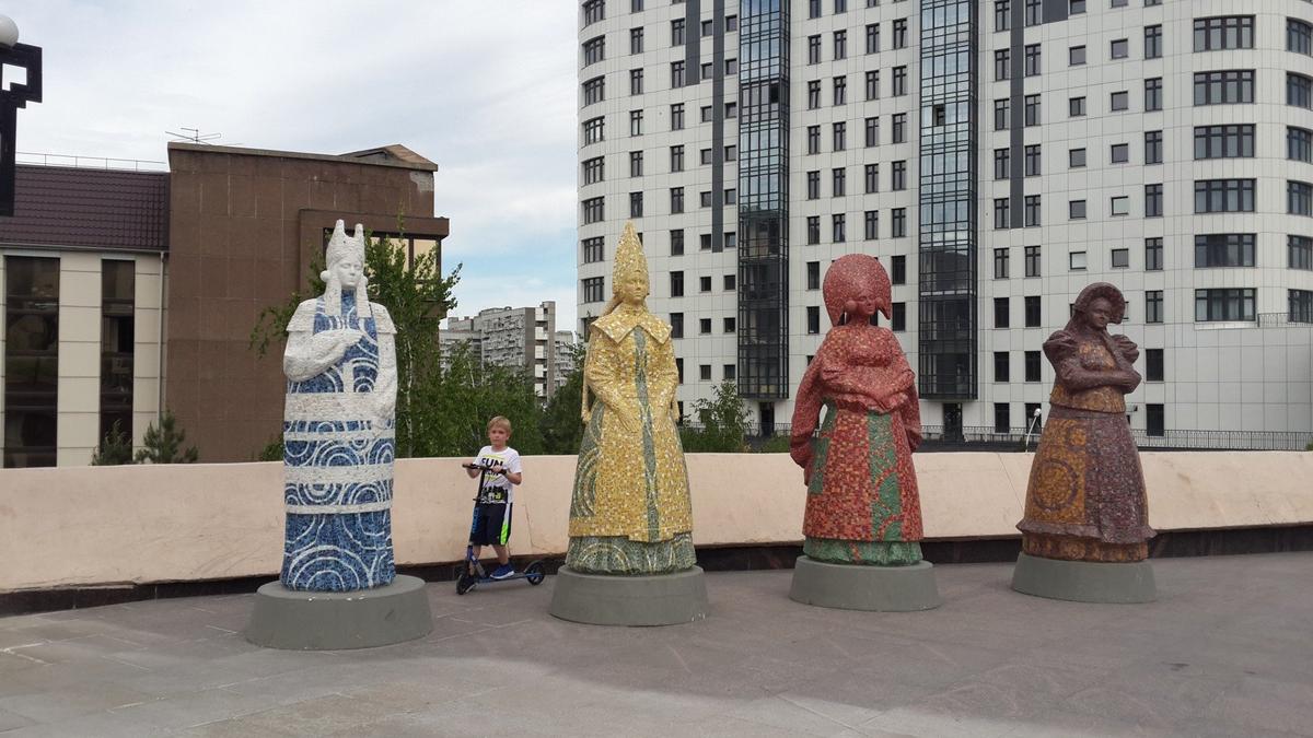 Красноярск. Площадь перед Сибирским институтом искусств. Фото: Алексей Тарасов / «Новая газета»