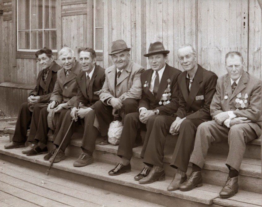 Иван Привалихин крайний справа, 1984. Фото: Иосиф Косолапов