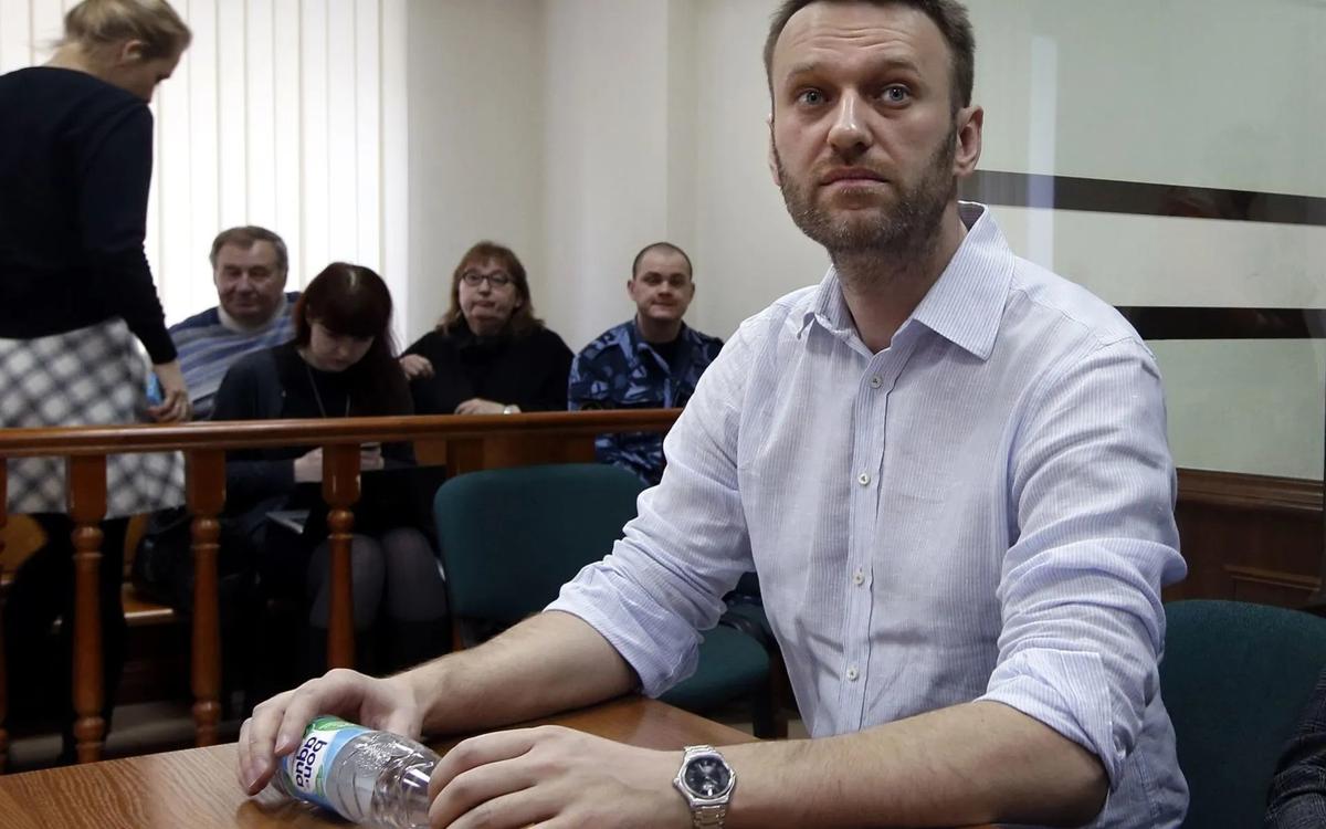 «Навального можно остановить тысячей способов. Но теперь все они — большая политика»