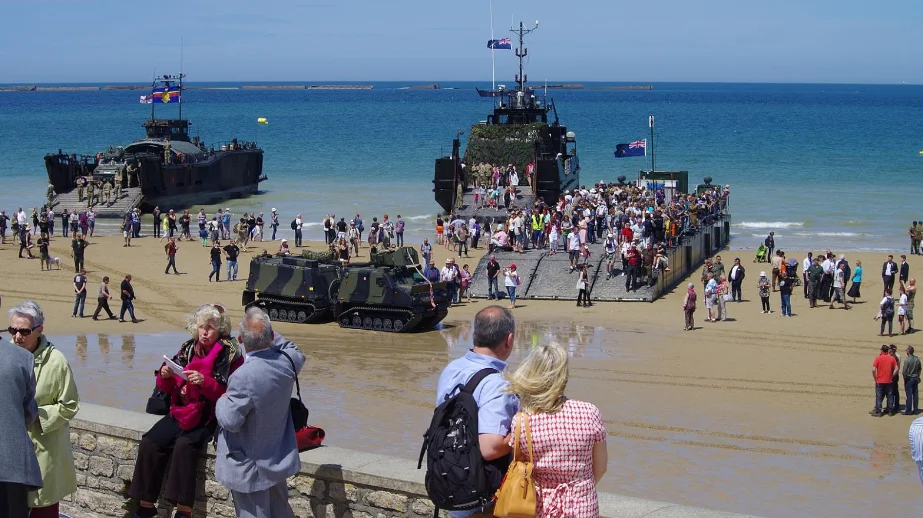 Фото 2014 года. Церемония чествования D-Day — дня высадки союзных войск в Нормандии. Фото: комитет «Освободительной миссии» (Mission Liberation)