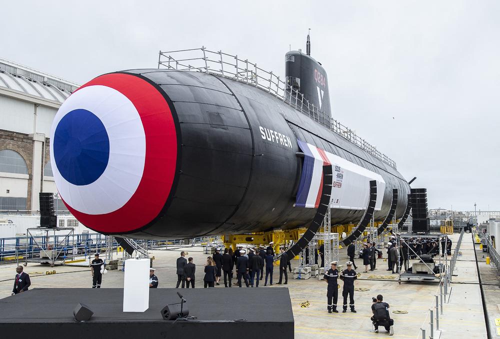 Новая французская атомная подводная лодка «Сюффрен» класса «Барракуда» во время ее официальной презентации. Фото: Eliot Blondet / ABACAPRESS.COM / ТАСС