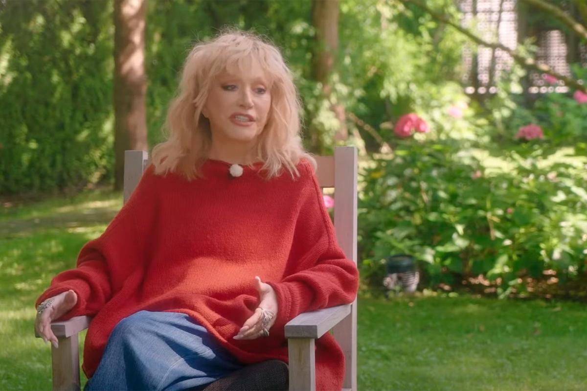 Скриншот из видео