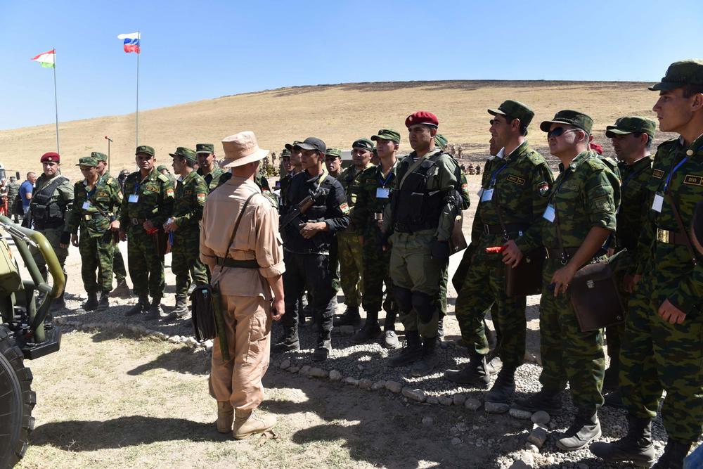 Военнослужащие во время учений 201-й российской военной базы и военных сил Таджикистана. Фото: РИА Новости