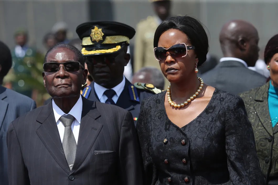 Роберт Мугабе и его жена Грейс. Фото: EPA