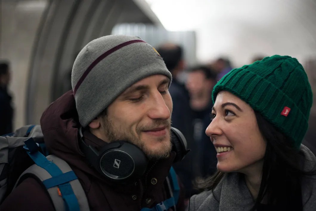 Михаил и Кристина в метро после тренировки. Фото: Влад Докшин / «Новая газета»
