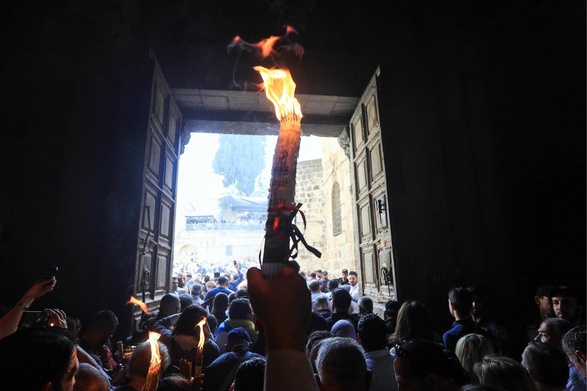 Схождение Благодатного огня в храме Гроба Господня в Иерусалиме. Фото: Владимир Смирнов / ТАСС