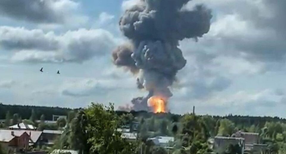 Взрыв на заводе по производству пороха «Эластик». Фото: соцсети