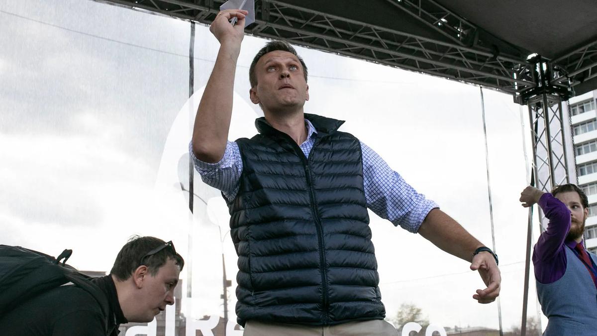 Навальный пересек границу