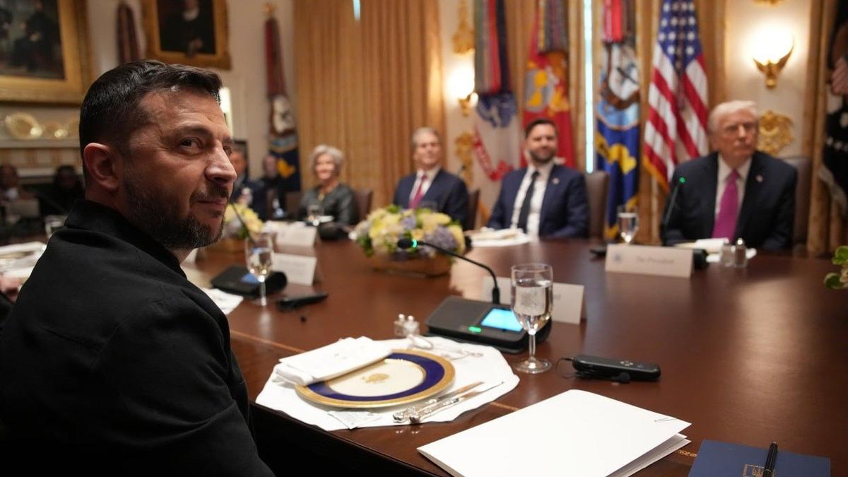 Трамп после встречи с Зеленским призвал Москву и Киев «остановиться там, где вы есть», взаимно объявить о победе. Поставку «Томагавков» Украине не комментировали