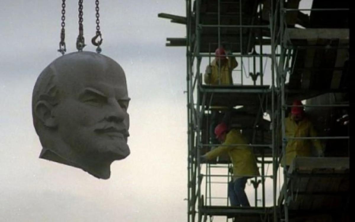 Ленин умер, Муссолини жив