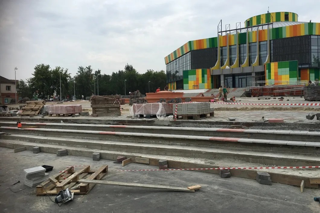 Омск — плитка. Фото: Анастасия Егорова / «Новая газета»