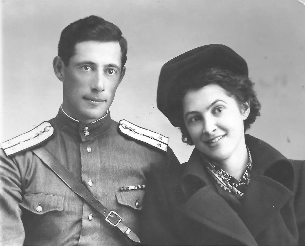 Евгений Яхнин с женой Валентиной, 1949 год. Фото из личного архива