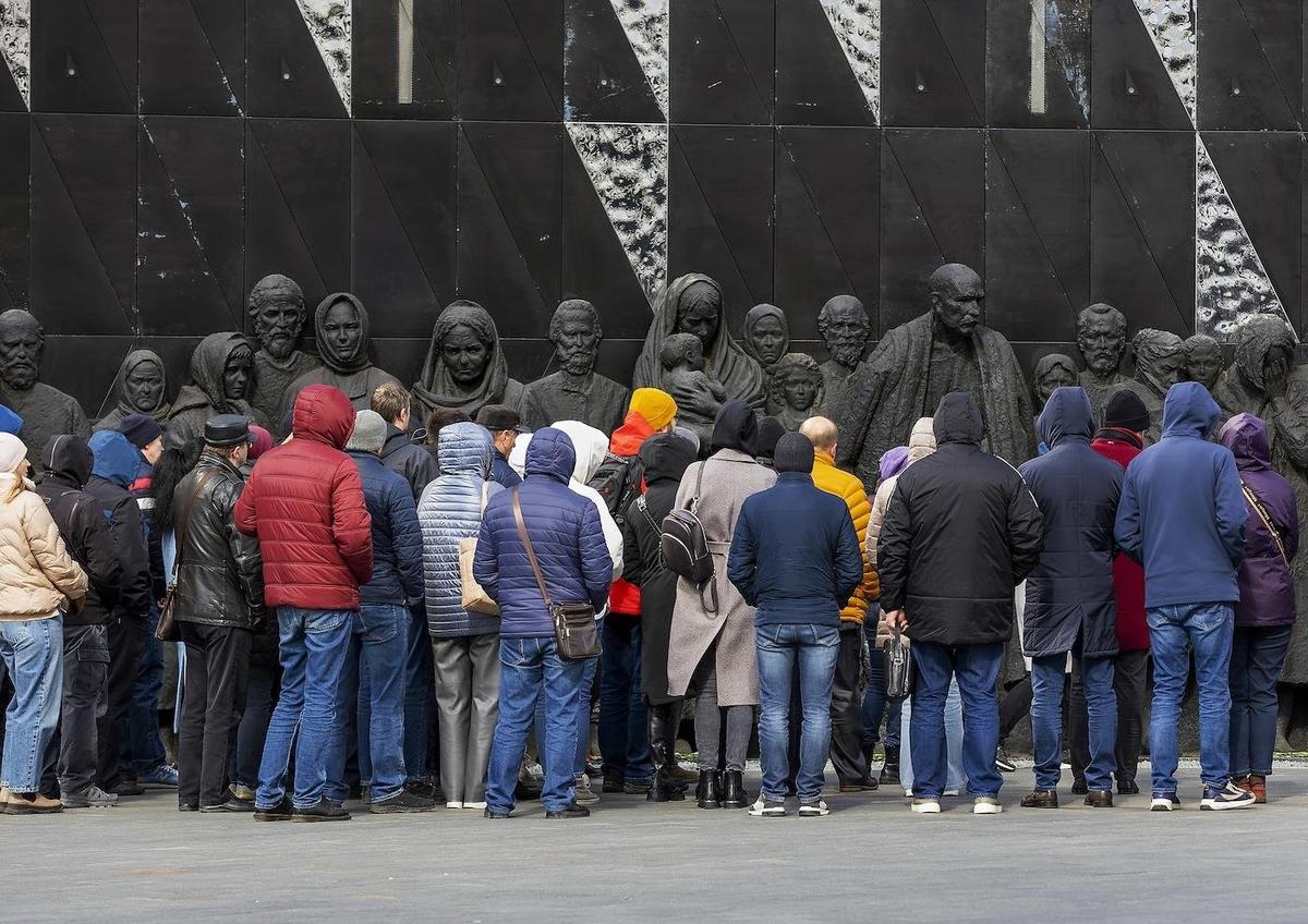 Мемориал мирным жителям СССР — жертвам нацистского геноцида в годы Великой Отечественной войны. Фото: Алексей Смышляев / Коммерсантъ
