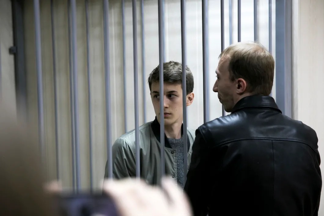 Егор Жуков в зале суда. Фото: Влад Докшин / «Новая газета»