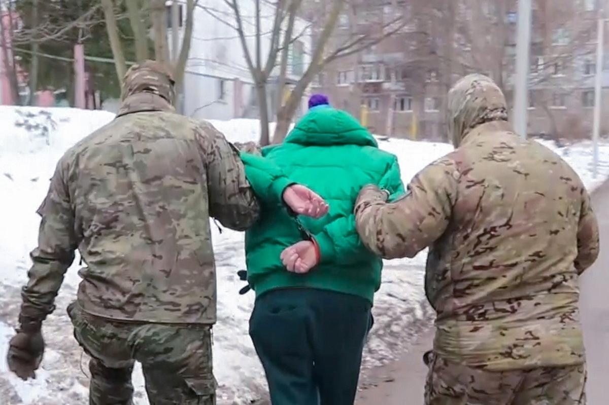 Задержание гражданина РФ в Нижнем Новгороде за госизмену. Фото: ЦОС ФСБ РФ / ТАСС