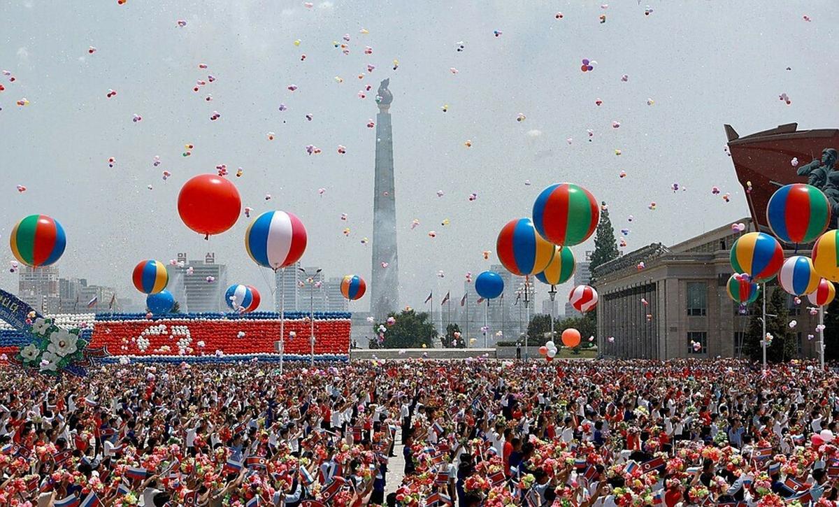 Визит Владимира Путина в Северную Корею. Площадь Ким Ир Сена в Пхеньяне, 19 июня 2024 года. Фото: AA / ABACA / Abaca / East News