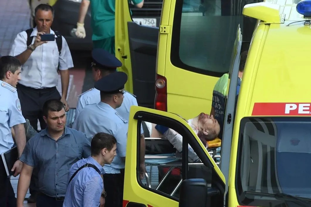 Раненые члены банды ГТА после перестрелки в Мособлсуде. Фото: РИА Новости